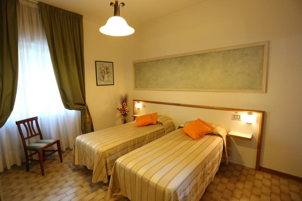 Hotel Vignola Assisi Eksteriør billede