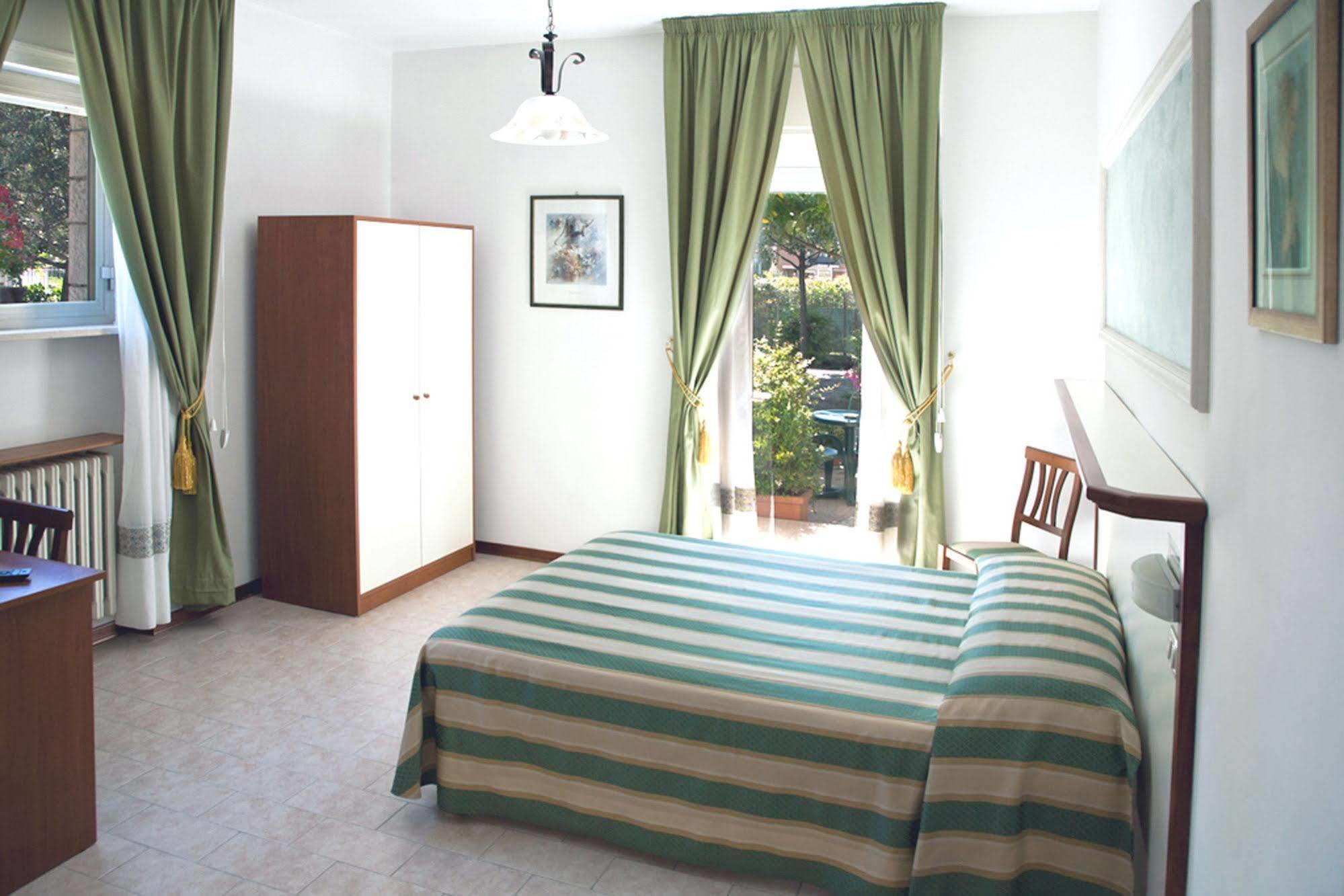 Hotel Vignola Assisi Eksteriør billede