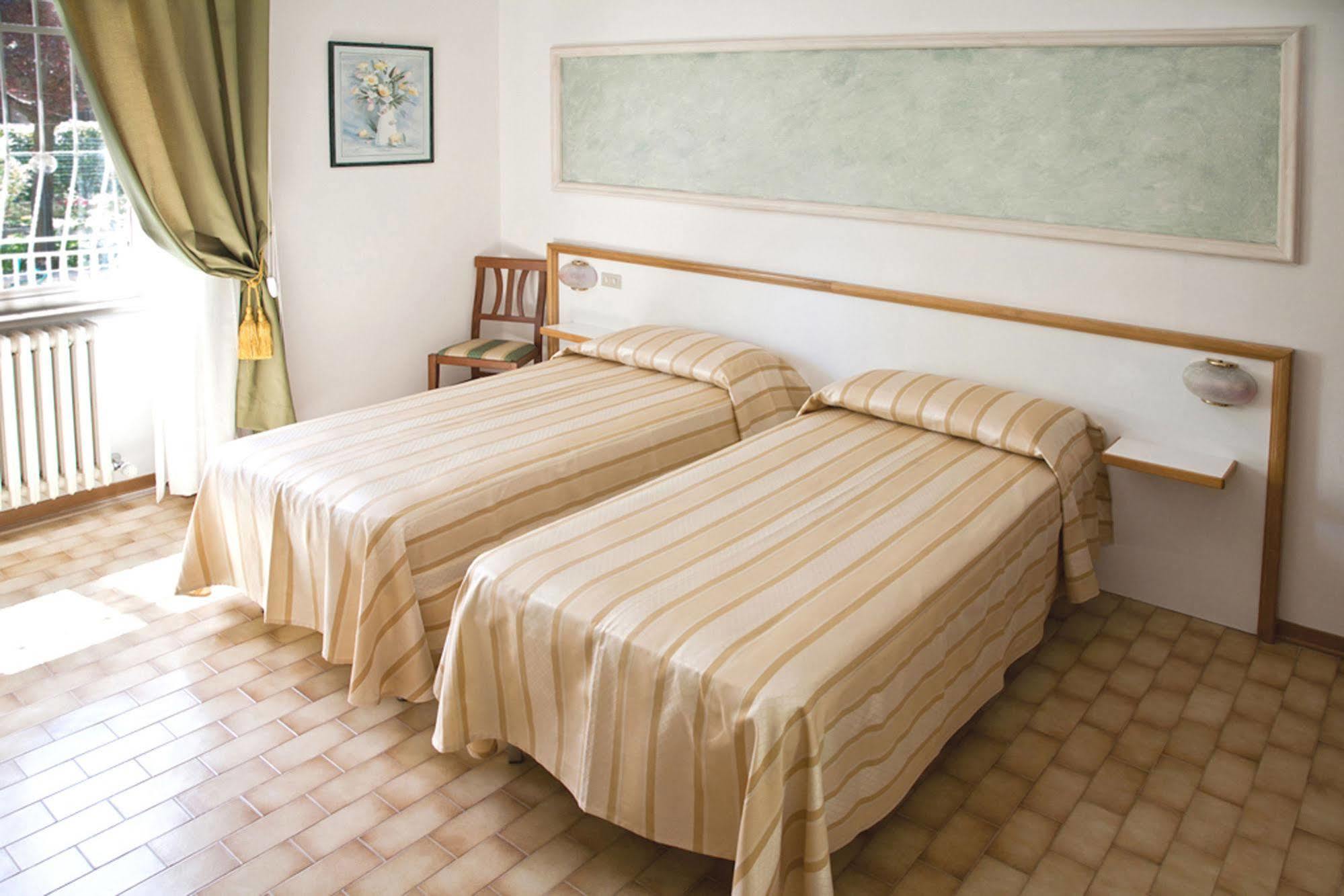 Hotel Vignola Assisi Eksteriør billede