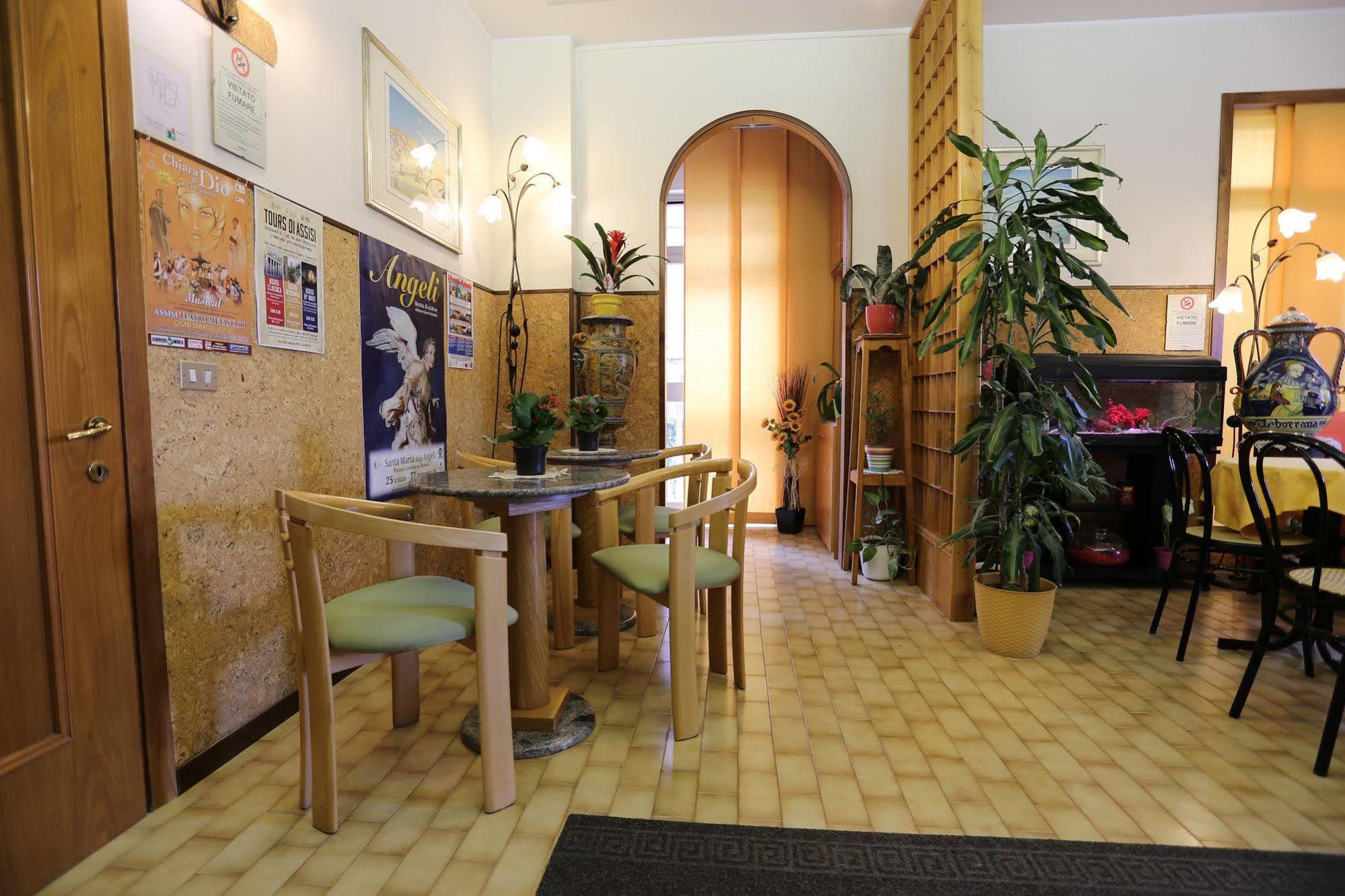 Hotel Vignola Assisi Eksteriør billede