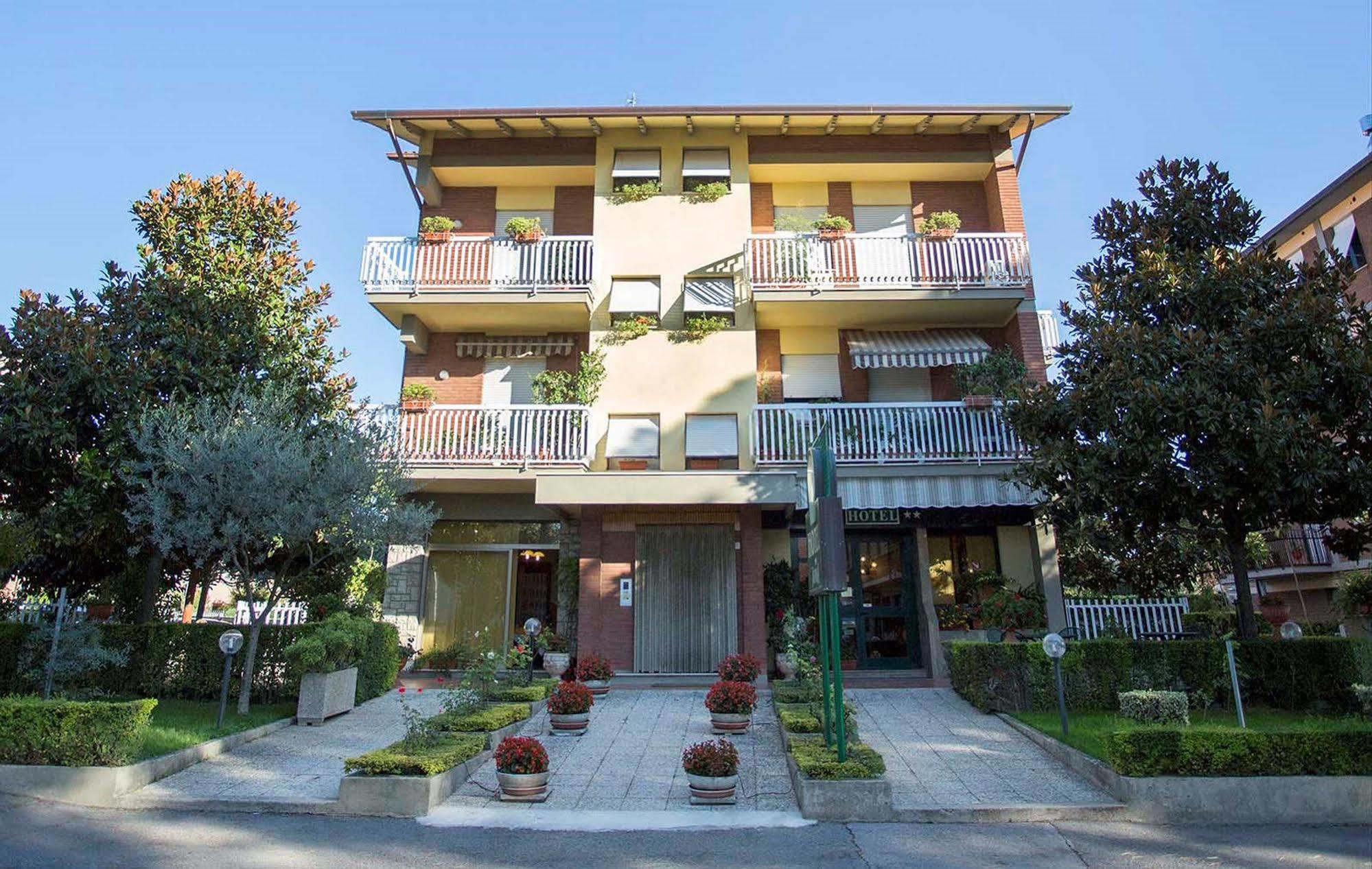 Hotel Vignola Assisi Eksteriør billede