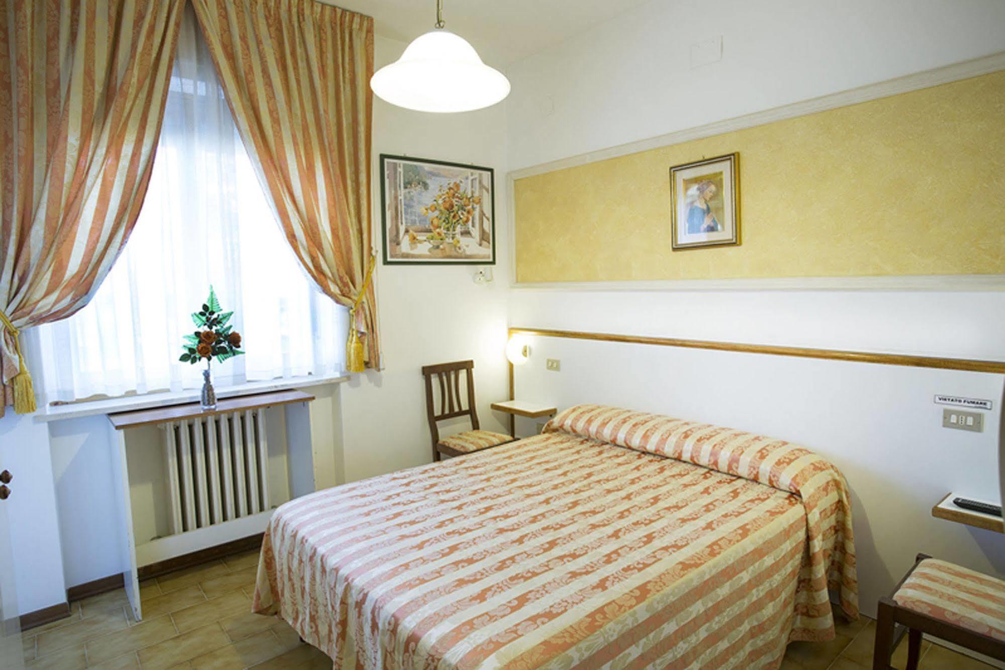 Hotel Vignola Assisi Eksteriør billede