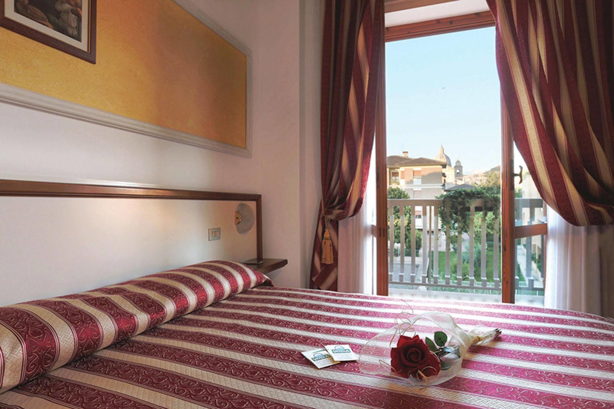 Hotel Vignola Assisi Eksteriør billede